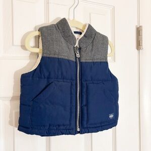 Baby GAP Puffer Vest in Navy Blue & Gray (6-12m)